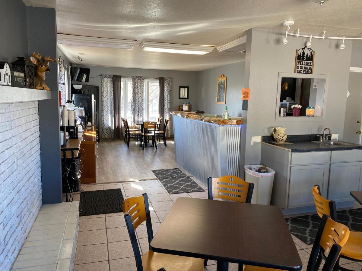 Deer Lodge Motel Sundance Eksteriør billede