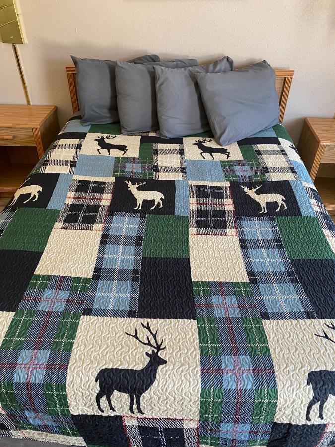 Deer Lodge Motel Sundance Eksteriør billede