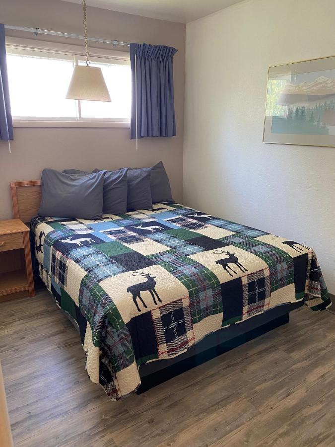 Deer Lodge Motel Sundance Eksteriør billede